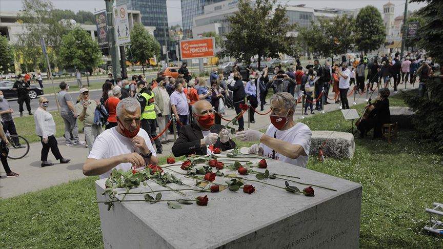 Održan protest antifašista u Sarajevu: Braniti principe slobode, jednakosti i prava svih 